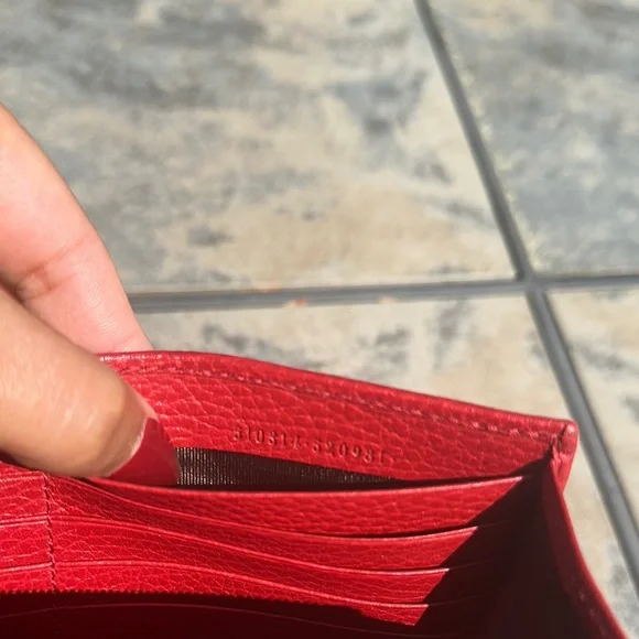 Gucci Crossbody Interlocking with Chain Strap - Picture 9 of 10